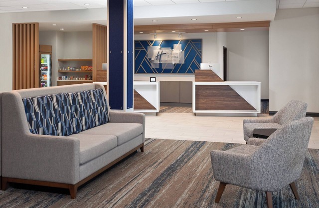 Holiday Inn Express & Suites Reedsburg - Dells Area by IHG