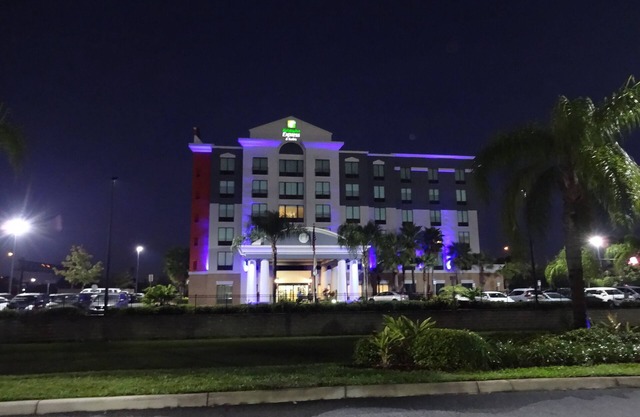 Holiday Inn Express & Suites, International Drive by IHG