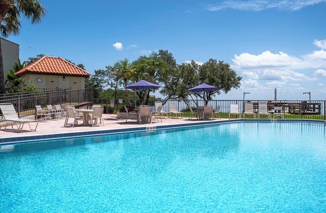 Holiday Island 1 BR Condo