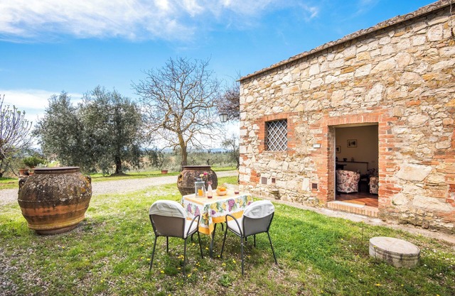 Holiday Home "Limonaia" with Shared Pool, Communal Garden and Wi-Fi