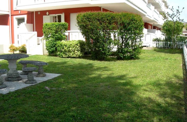 Holiday apartment with outdoor swimming pool