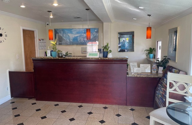 Holiday Motel Oakdale