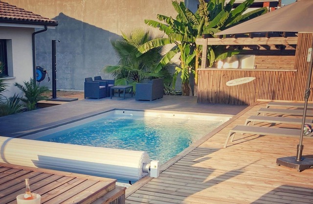 Holiday villa with swimming pool
