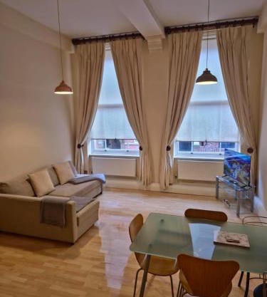 Hollowstone Place, Spacious 2 Bed, City Centre NG1, Sleeps 6,Free Parking