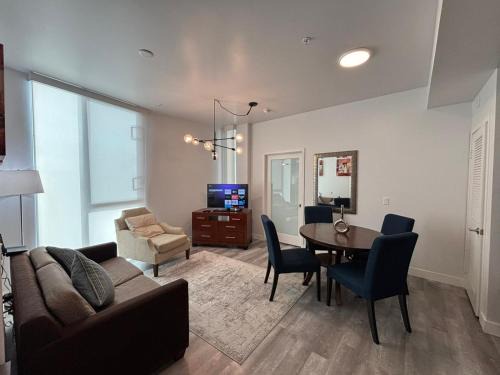 Hollywood Boutique Residences with Free Parking