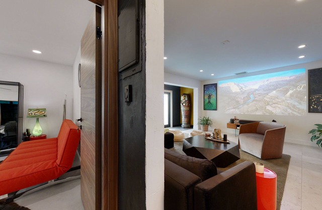 Hollywood Haven: Hi-Tech Wellness Retreat