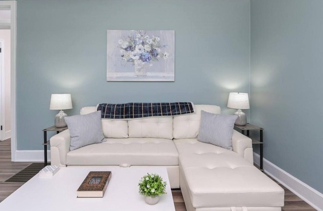 Hollywood Hideaway - 1BR 1BA