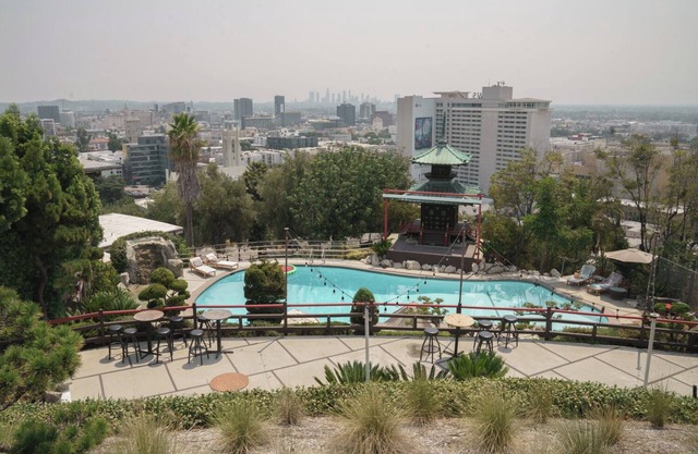 Hollywood Hills Hotel