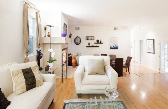 Hollywood Hills Special Laurel Canyon Home!