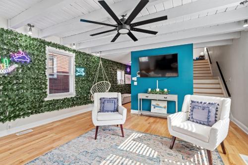 Home and Guest Home in Historic Oakwood