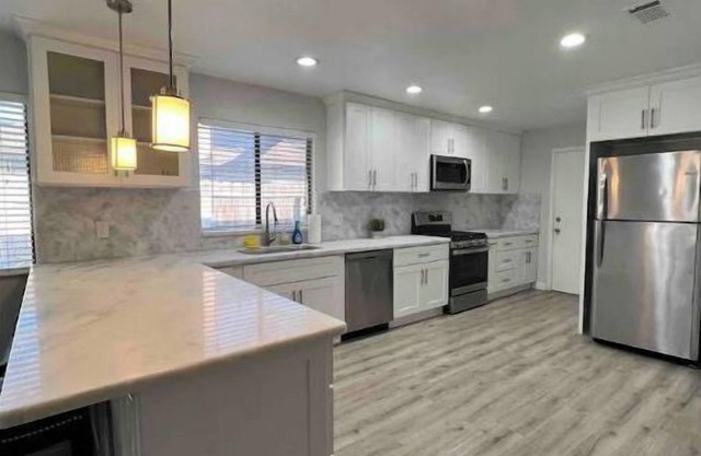 Home Away From Home - Beautifully remodeled 4 bedroom home in the Central valley