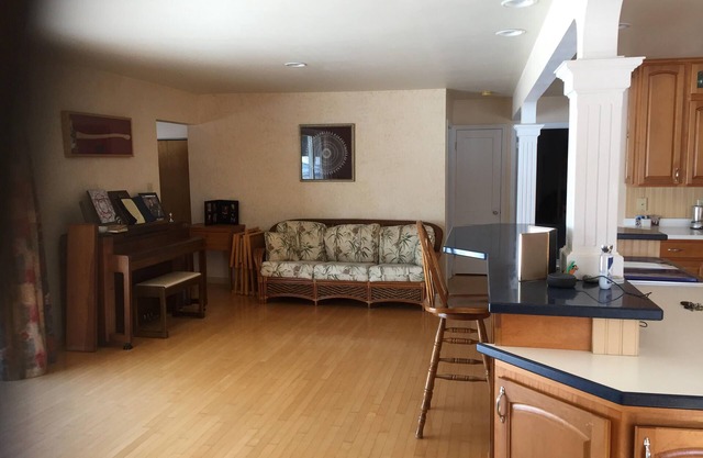 Home centrally located for either Milwaukee or Waukesha Country
