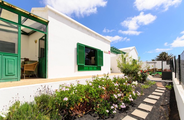 Home In Central Location with Vegetable Garden, Terrace, Mountain View & Wi-Fi