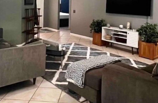 Home in Sarasota. Beaches & family friendly!