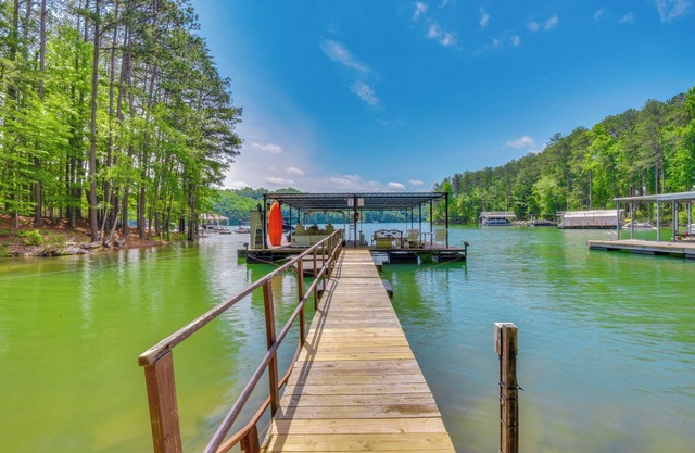Home on Lake Lanier w/Dock & Water Views