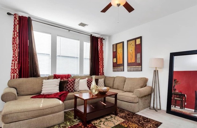 Home Sweet Townhome! Spring area (2 Queen Beds)