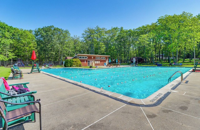 Home w/Pool & Lake in Jim Thorpe: 6 Mi to Dtwn!