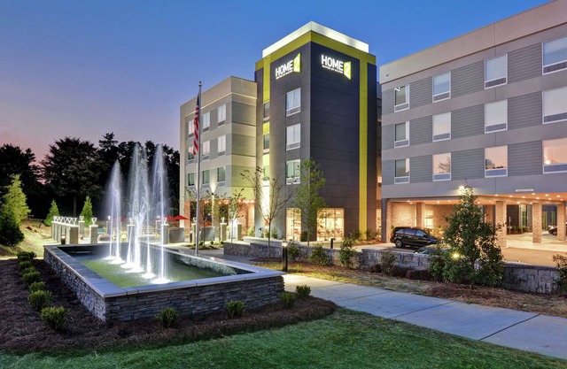Home2 Suites by Hilton Charlotte Piper Glen