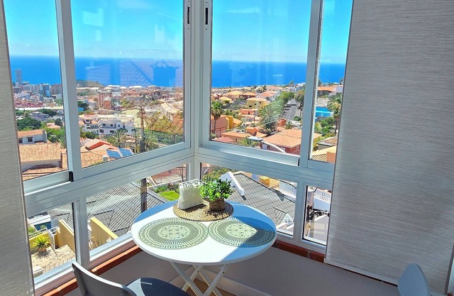 Home2Book Las Vistas Stay, Sea & Santa Cruz Views