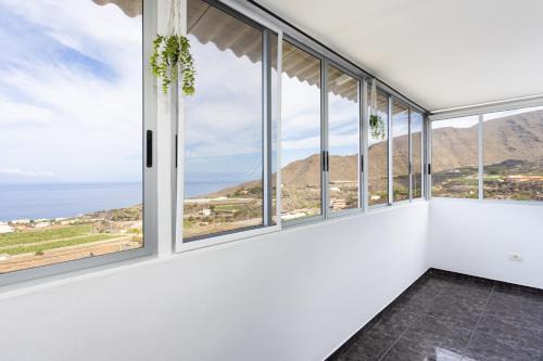 Home2Book Nature Retreat with Ocean Views