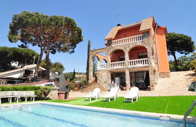 HomeHolidaysRentals Corinne