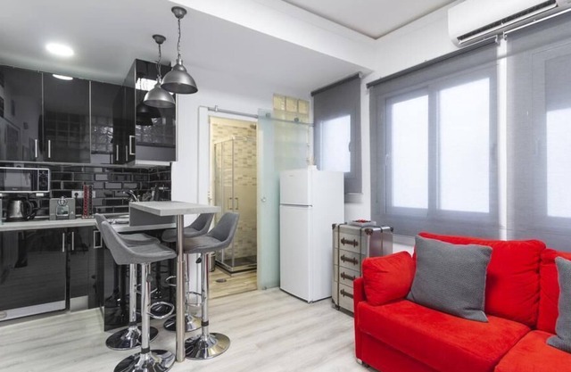 Homelike apartment in the center.