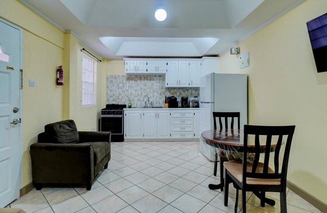 Homely one bedroom apt; fully self-contained steps away from white sand beach