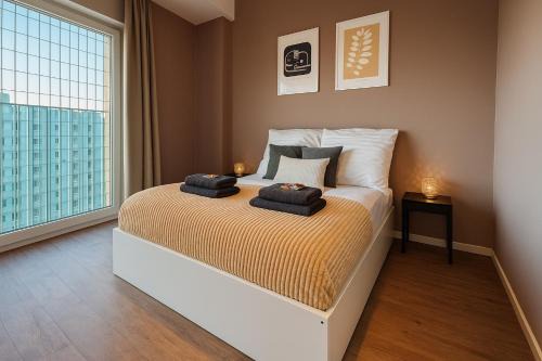 Homely! Skyview 2-Room Apartment, Airport, Fair, Rooftop, Gym!