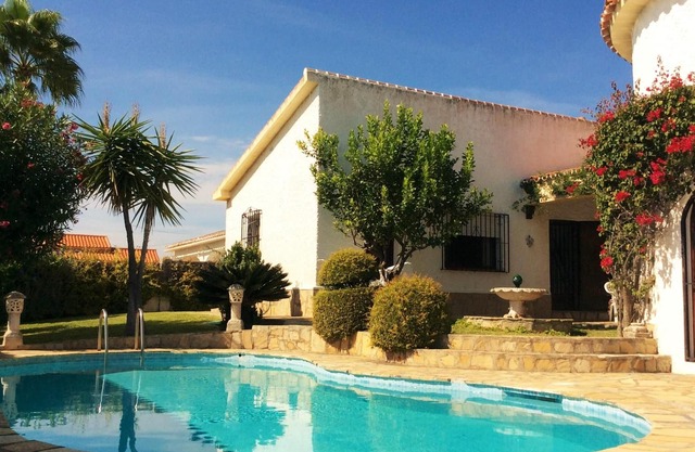 Homerez - 300 m away from the beach! Amazing villa for 6 ppl. with swimming-pool
