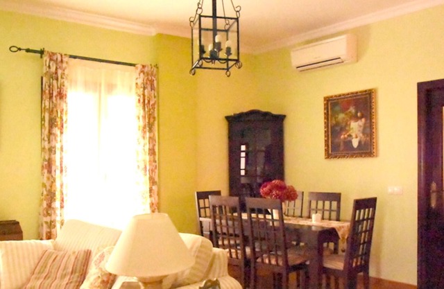Homerez - Amazing house for 5 ppl. with balcony at Sevilla, Peñaflor