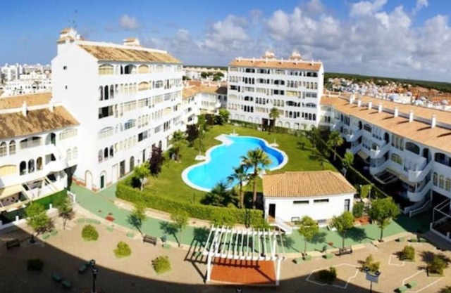 Homerez - Appartement 1 km away from the beach for 6 ppl. with shared pool