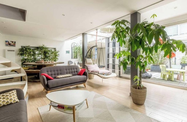 Homerez - Apt. Colombes, spa, fireplace