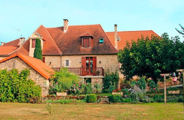 Homerez - Beautiful house for 3 ppl. with garden at Cherveix-Cubas