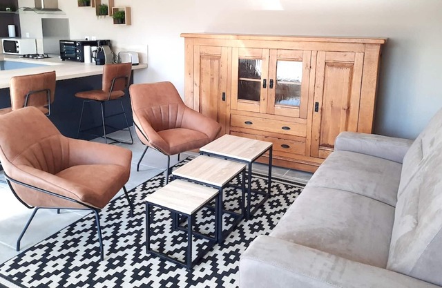 Homerez - Beautiful appartement for 4 ppl. with terrace at Pélissanne