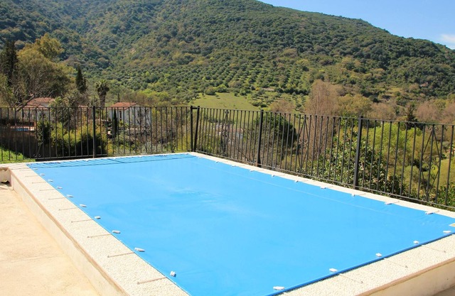 Homerez - Big villa for 10 ppl. with swimming-pool and terrace at Benamahoma