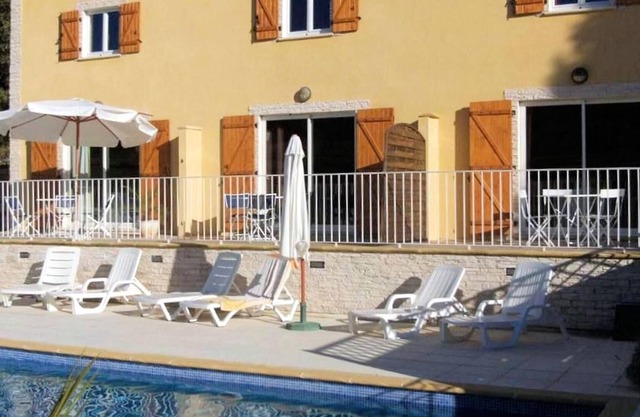 Homerez - Big villa for 15 ppl. with swimming-pool and terrace at Lagorce