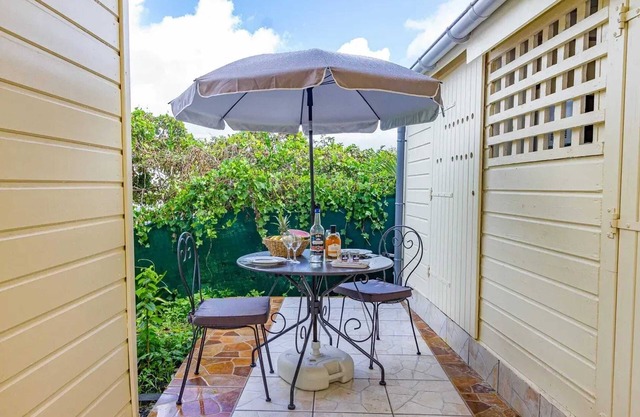 Homerez - Charming Creole-style studio in Le Gosier