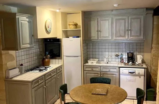Homerez - Charming House in Vitrac with Garden and Terrace