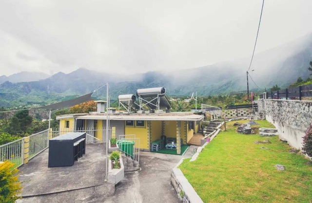 Homerez - Charming house in Cilaos with mountain view