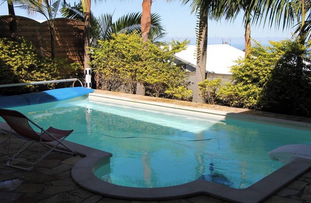 Homerez - Charming Villa in Le Tampon with Private Pool