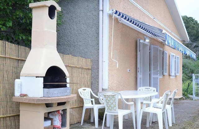 Homerez - Comfortable house in La Pila with terrace and parking