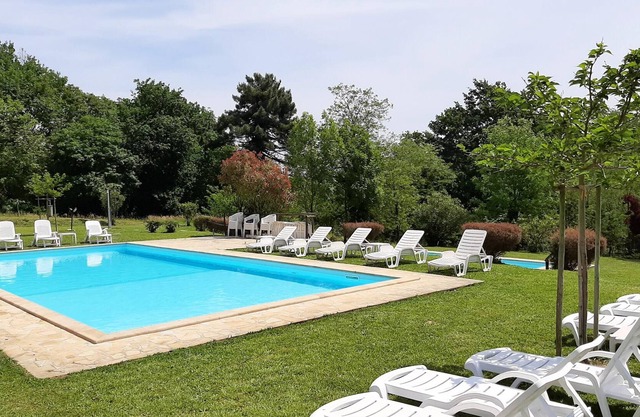 Homerez - Nice appartement for 7 ppl. with shared pool and terrace at Montecarlo