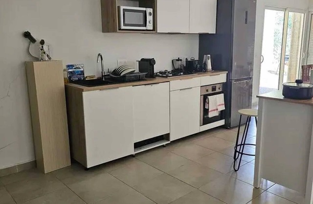 Homerez - Spacious 80 m² Apartment in Alata