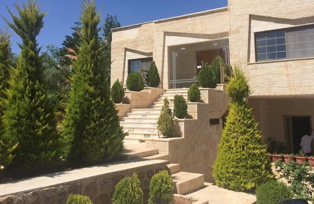Homerez - Spacious house for 7 ppl. with balcony at Amman