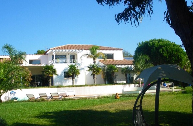 Homerez - Villa 10 km away from the beach with swimming-pool, jacuzzi and garden