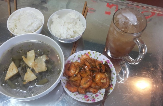 Homestay and home-cooked with family