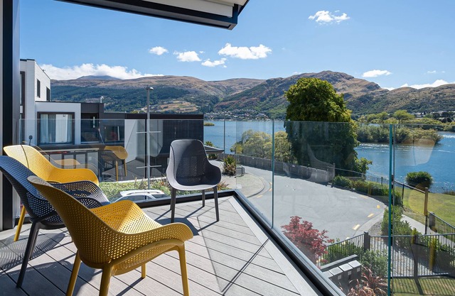 Homestead Retreat - Lake Views Queenstown