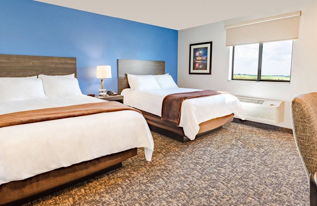 Homey Room with Kitchen Near Mandalay Bay Convention Center | Pet-Friendly