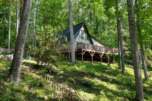 Honeycomb Hideaway by AvantStay Rustic Retreat