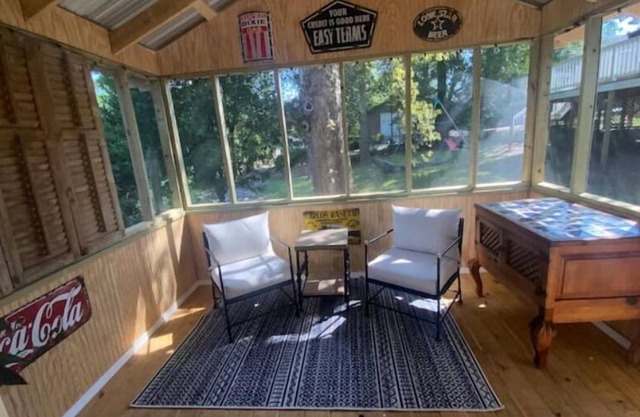 Honeycomb Hideout: Steps from Historic Downtown